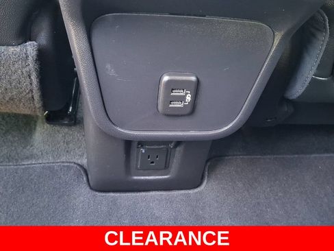 Used 2024 GMC Terrain SLT AWD/4WD image 11