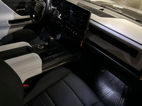 Used 2024 GMC Hummer EV 2X w/ LPO, Illumination Package AWD/4WD image 14