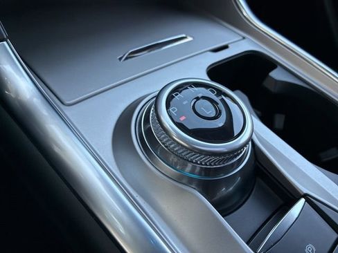 Used 2022 Ford Explorer XLT w/ Equipment Group 202A image 33