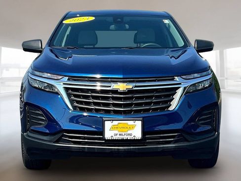 Used 2023 Chevrolet Equinox LS w/ LS Convenience Package AWD/4WD image 2