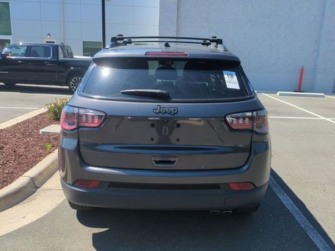 Used 2021 Jeep Compass Latitude FWD image 10