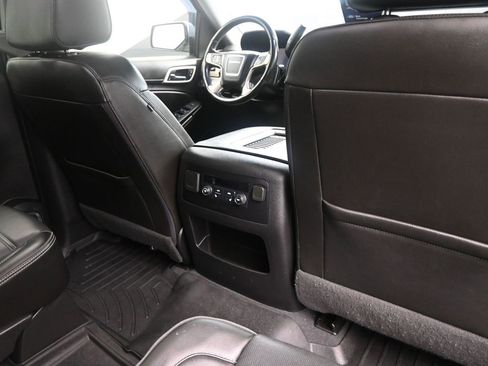 Used 2019 GMC Yukon Denali image 16