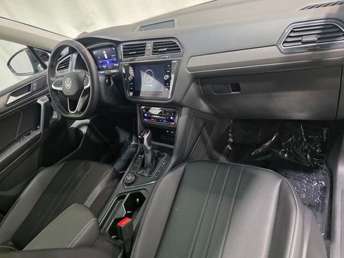 Certified 2023 Volkswagen Tiguan SE w/ Panoramic Sunroof Package image 35