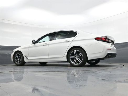 Used 2023 BMW 530i w/ Convenience Package image 28