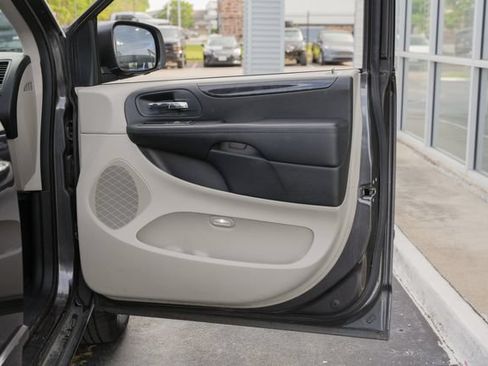Used 2017 Dodge Grand Caravan SE w/ Power Window Group FWD image 26