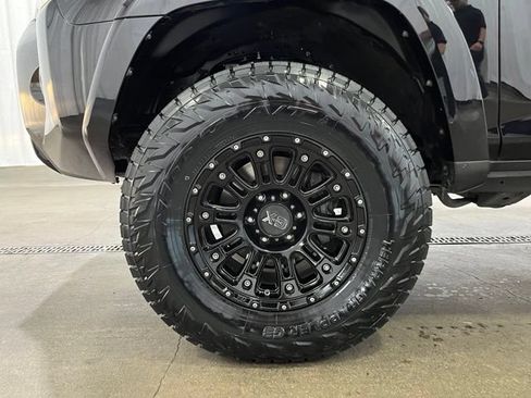 Certified 2019 Toyota 4Runner SR5 AWD/4WD image 24