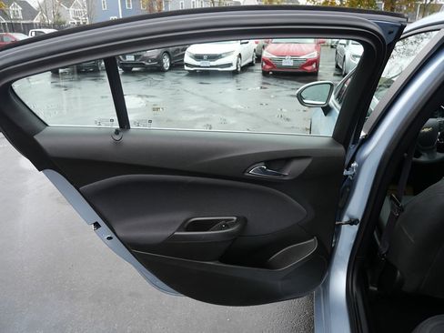 Used 2017 Chevrolet Cruze LT w/ Convenience Package image 25