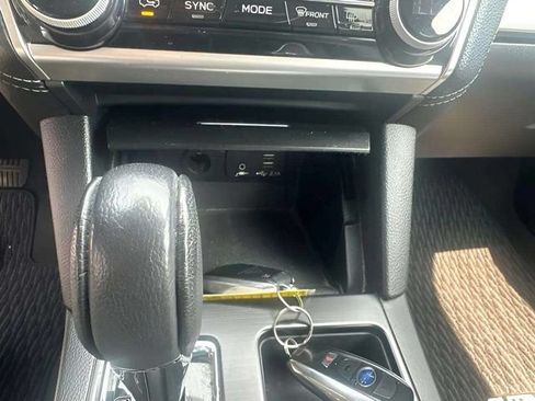 Used 2019 Subaru Outback 2.5i Limited AWD/4WD image 13