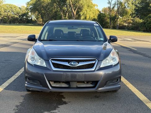 Used 2011 Subaru Legacy 2.5i Limited image 3