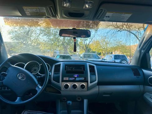 Used 2008 Toyota Tacoma PreRunner image 12