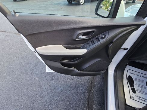 Used 2019 Chevrolet Trax LT w/ Driver Confidence Package FWD image 29