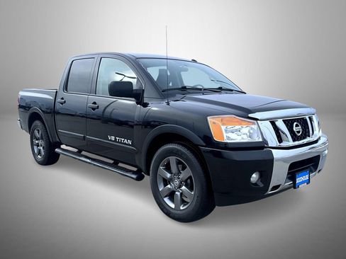 Used 2015 Nissan Titan SV w/ SV Value Truck Package image 3