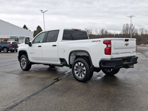 Used 2023 Chevrolet Silverado 2500 Custom image 4