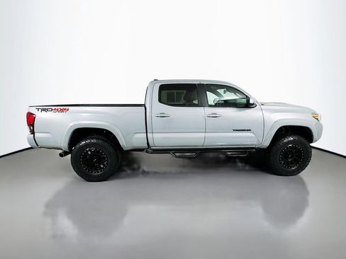 Used 2019 Toyota Tacoma TRD Sport w/ Exterior Package image 9