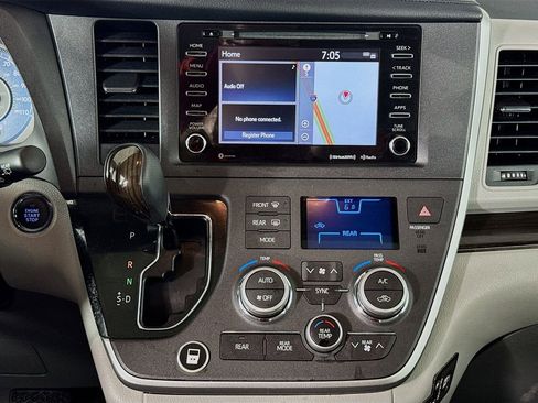Used 2020 Toyota Sienna XLE Premium image 37