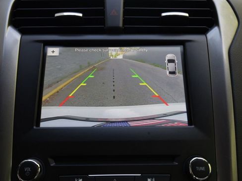 Used 2018 Ford Fusion SE w/ Fusion SE Technology Package FWD image 42