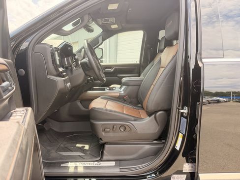 Used 2024 Chevrolet Silverado 2500 High Country w/ High Country Premium Package AWD/4WD image 14
