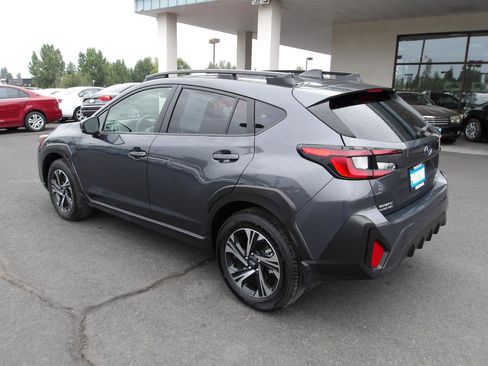 Used 2024 Subaru Crosstrek 2.0i Premium AWD/4WD image 3