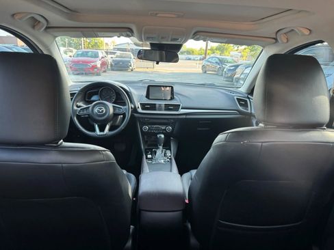 Used 2018 MAZDA MAZDA3 Touring image 11