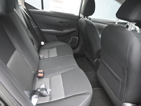 Used 2025 Nissan Sentra SV w/ All-Weather Package FWD image 13