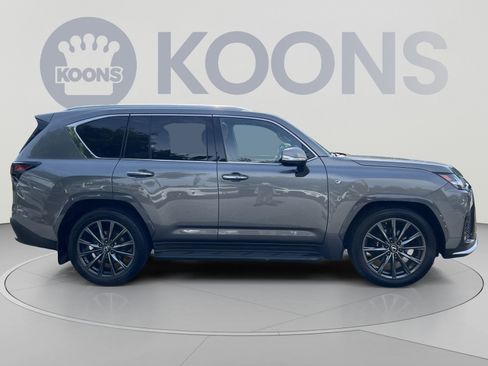 Used 2023 Lexus LX 600 F Sport w/ Accessory Package (Z1) AWD/4WD image 8