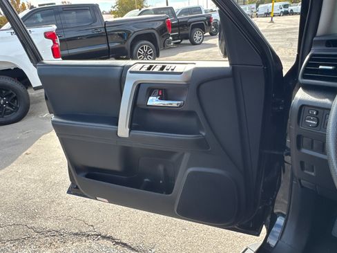 Used 2024 Toyota 4Runner SR5 image 16