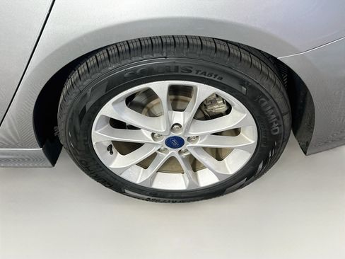 Used 2020 Ford Fusion SE FWD image 11