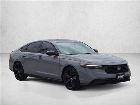 Used 2023 Honda Accord Sport image 3