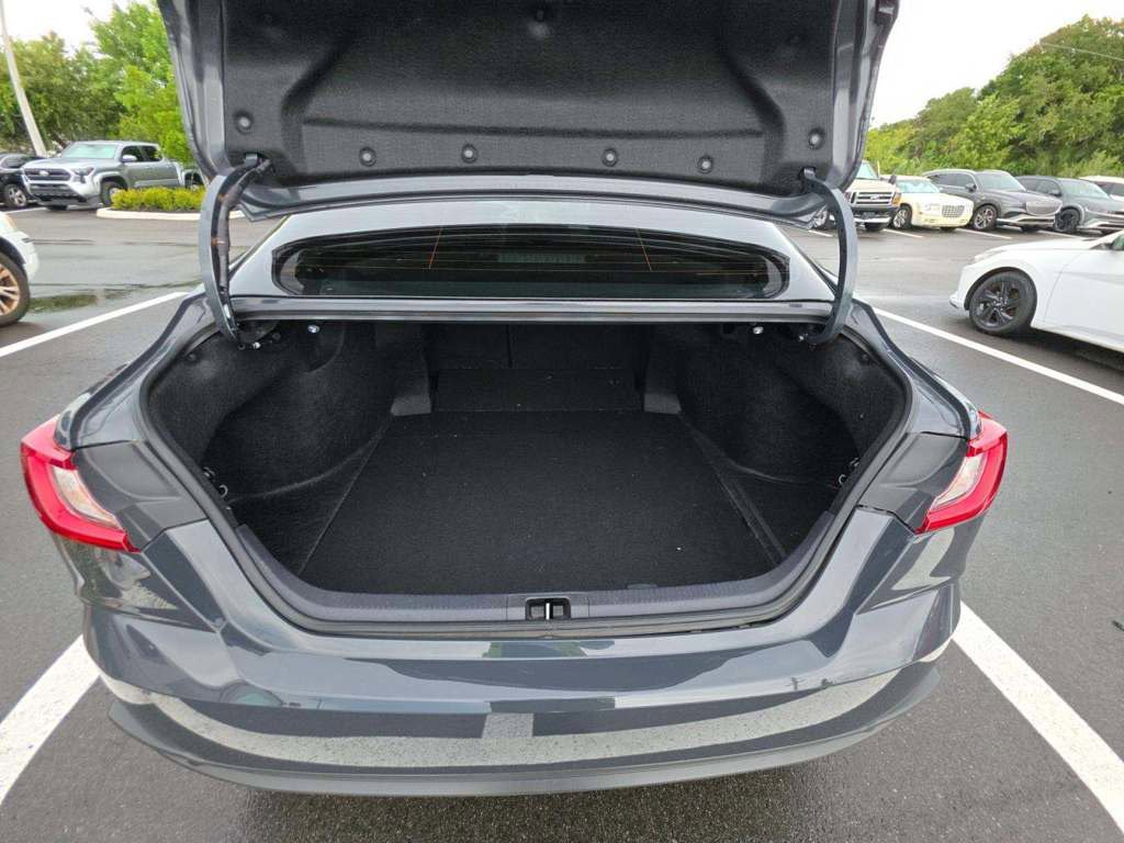 Used 2025 Toyota Camry SE w/ Convenience Package FWD image 13