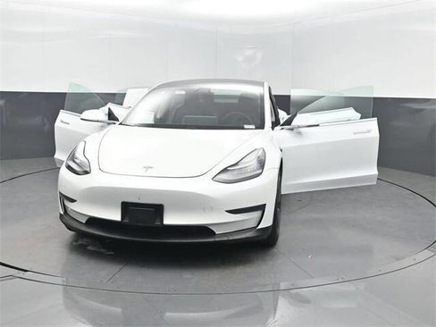 Used 2019 Tesla Model 3 Standard Range Plus image 30
