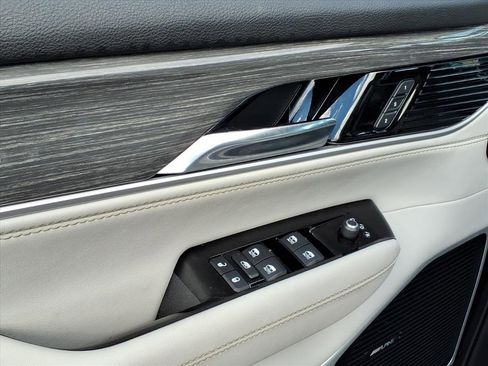 Used 2022 Jeep Wagoneer Series II image 12