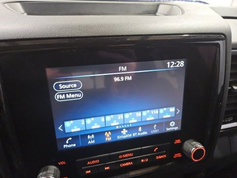 Used 2022 Nissan Frontier SV image 21