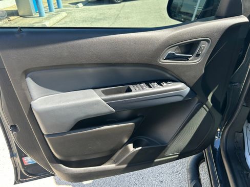 Used 2018 Chevrolet Colorado Z71 image 11