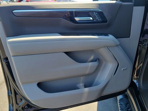 Used 2025 Chevrolet Tahoe Z71 AWD/4WD image 22