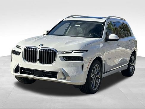 New 2026 BMW X7 xDrive40i w/ Premium Package image 5