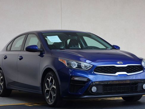 Used 2020 Kia Forte LXS FWD image 7