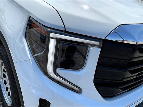 Used 2025 GMC Sierra 1500 Pro w/ Pro Value Package image 29