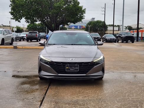 Used 2023 Hyundai Elantra SEL w/ Convenience Package FWD image 3