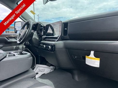 Used 2025 Chevrolet Silverado 2500 LT AWD/4WD image 33