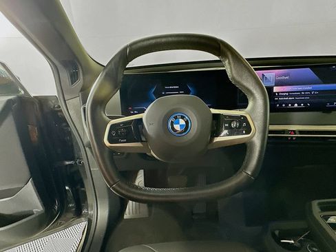 Used 2024 BMW iX xDrive50 w/ Premium Package AWD/4WD image 16