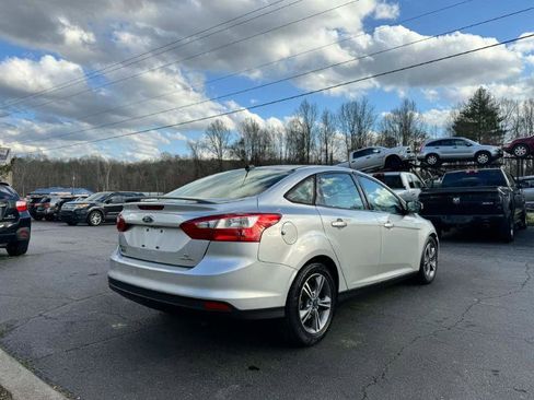 Used 2014 Ford Focus SE w/ SE Sport Package image 5