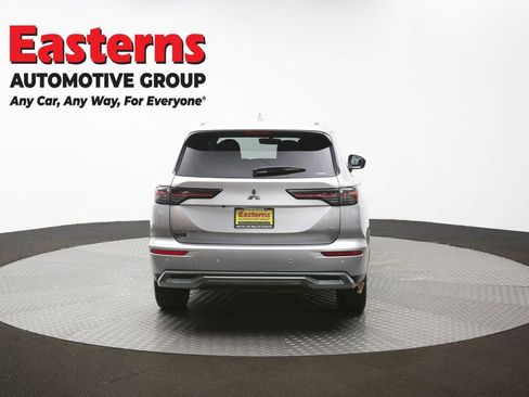 Used 2025 Mitsubishi Outlander SE AWD/4WD image 39