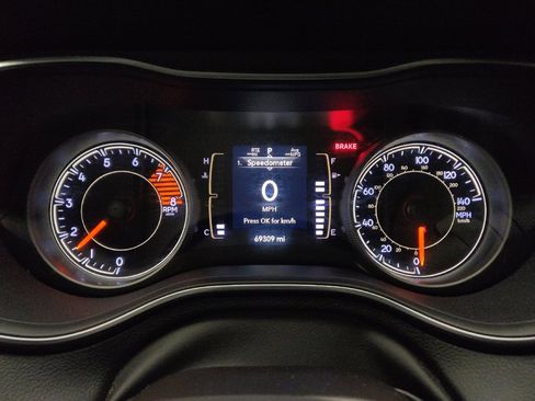 Used 2021 Jeep Cherokee Latitude Lux image 23