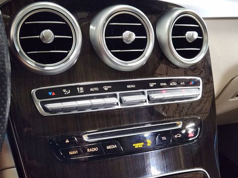 Used 2019 Mercedes-Benz GLC 300 image 38