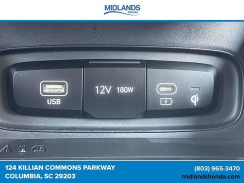 Used 2023 Hyundai Venue Limited FWD image 27