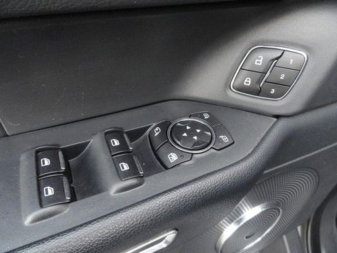 Used 2023 Ford Expedition Max XLT image 26