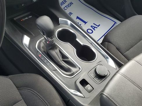 Used 2022 Chevrolet Traverse LT image 26