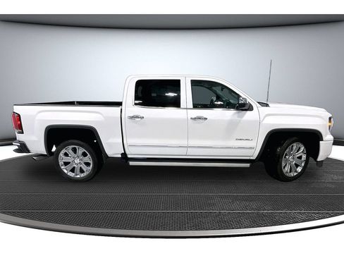 Used 2017 GMC Sierra 1500 Denali w/ Denali Ultimate Package AWD/4WD image 15