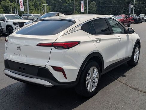 New 2025 Buick Envista Preferred image 4