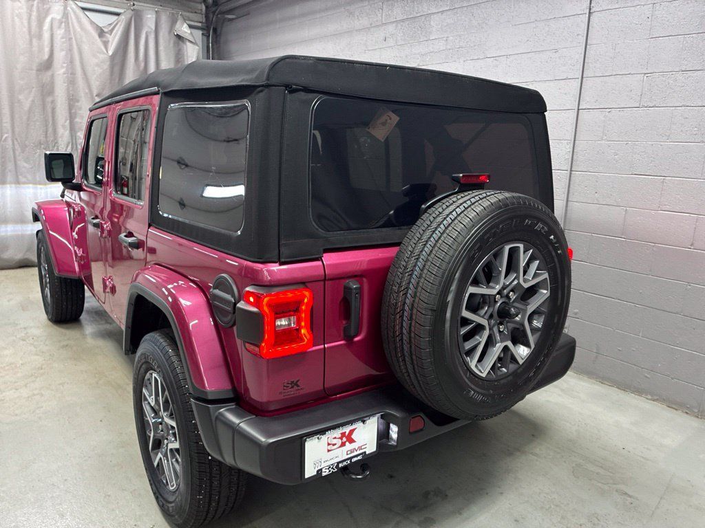 Used 2024 Jeep Wrangler Unlimited Sahara AWD/4WD image 24